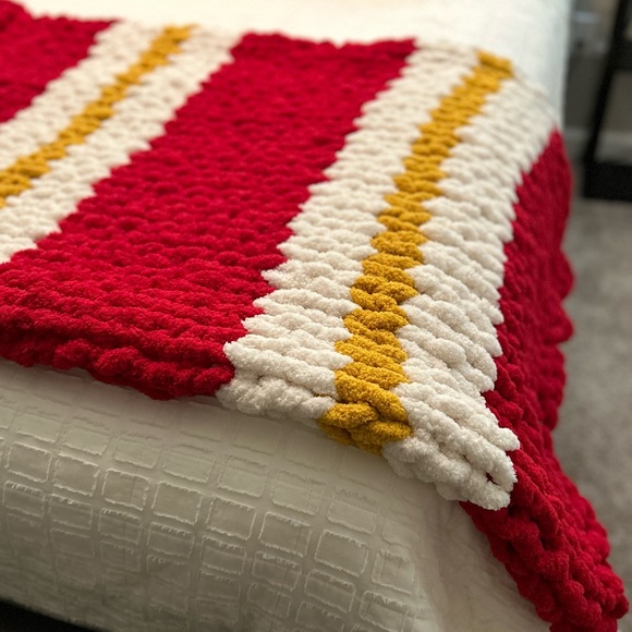 Super Bowl Champs Chief’s - inspired Chunky Knit Throw Blanket - Picture 5 of 5